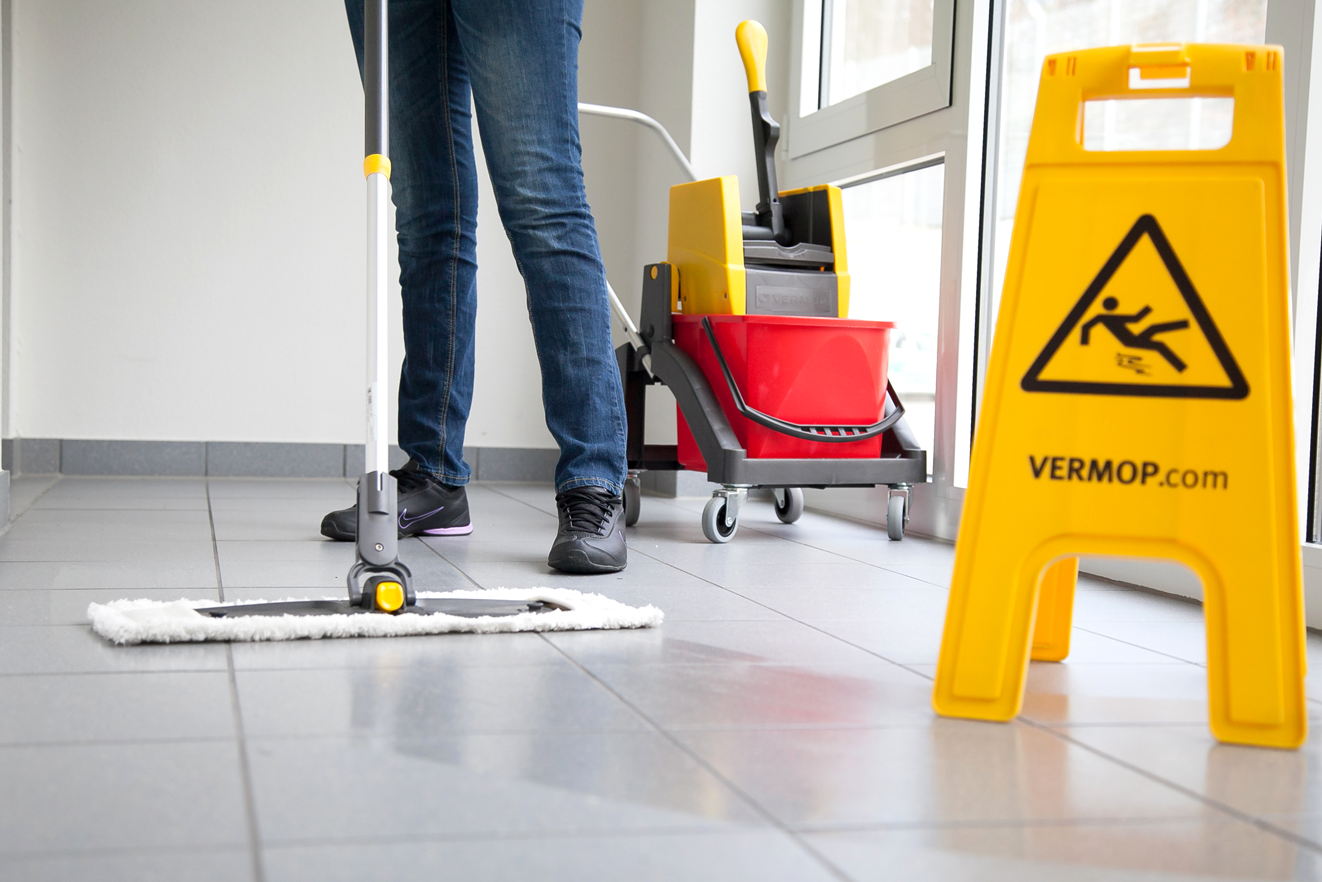 Wir pflegen und reinigen Ihre Böden im Flur und Eingangsbereich